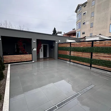 Amazon House 8 Tatil Evi Tiran